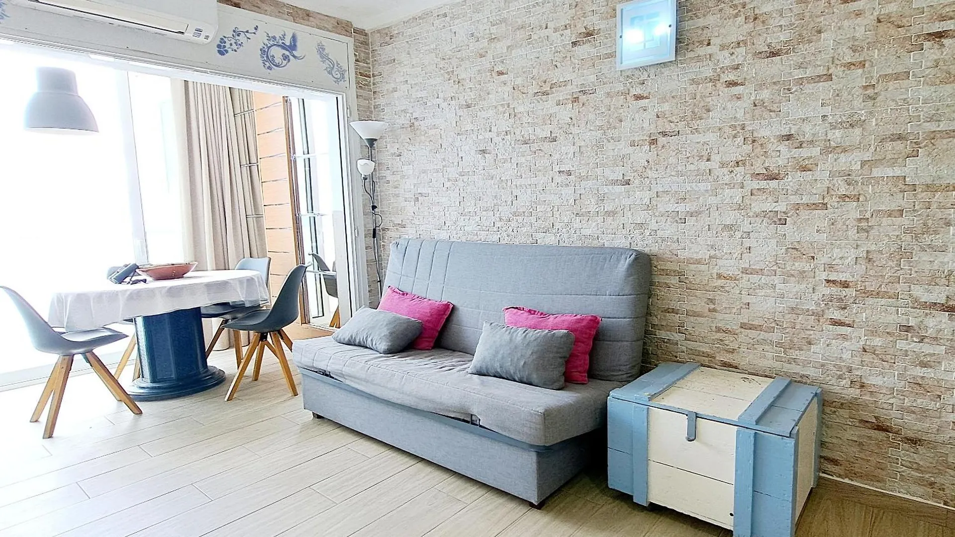 Apartment Meda Chica Roses Canyelles, Costa Brava